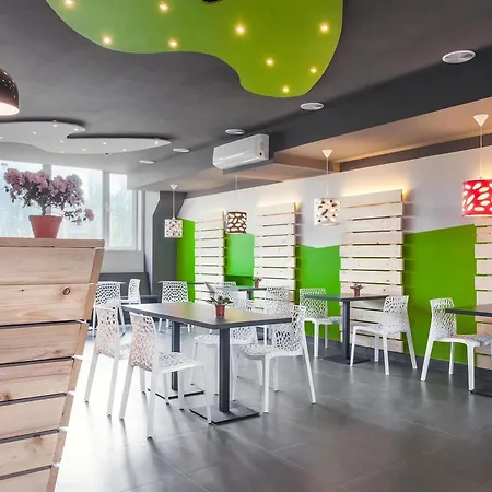 马林内罗酒店